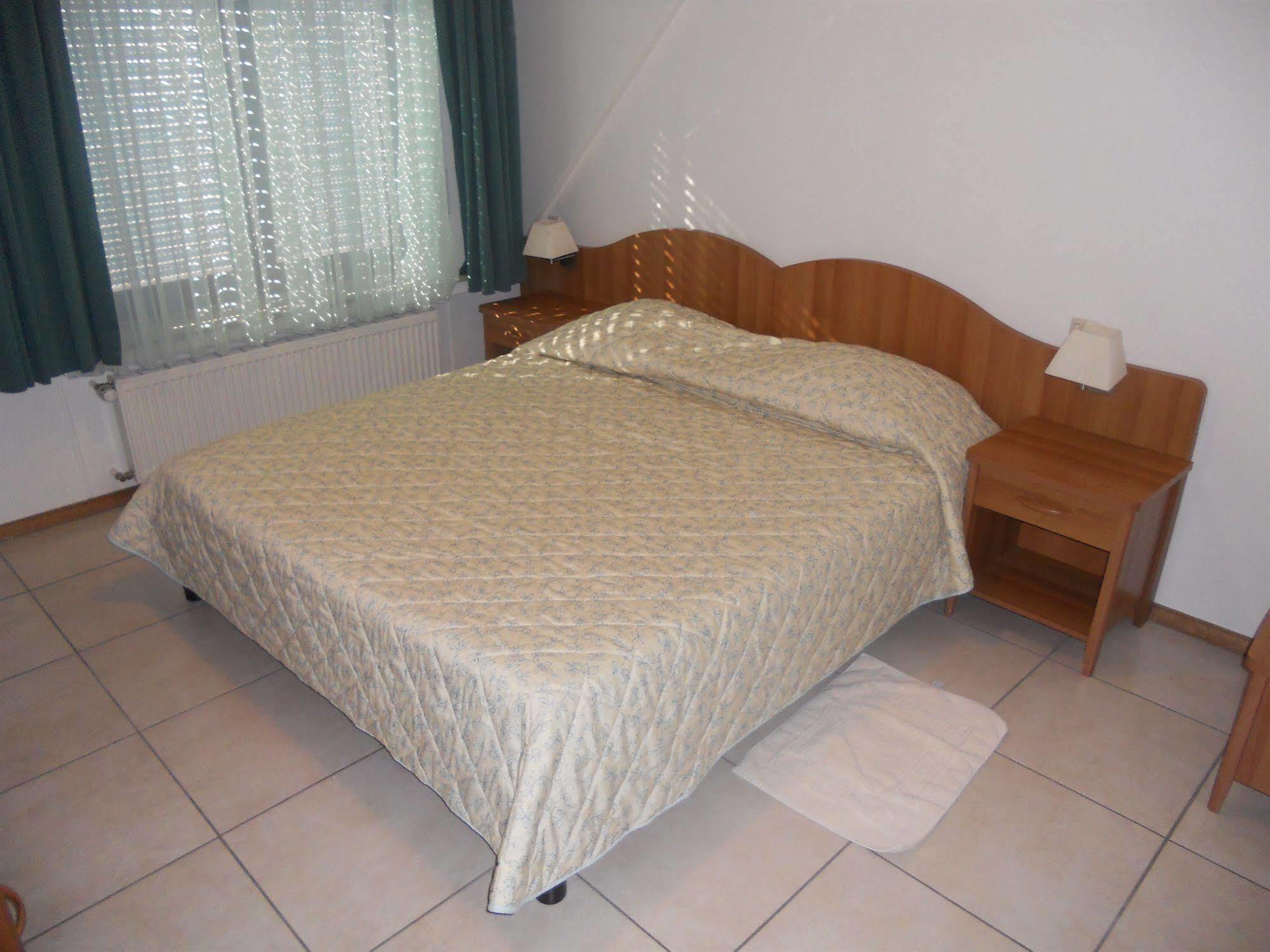 Hotel Carpini Bascharage Esterno foto